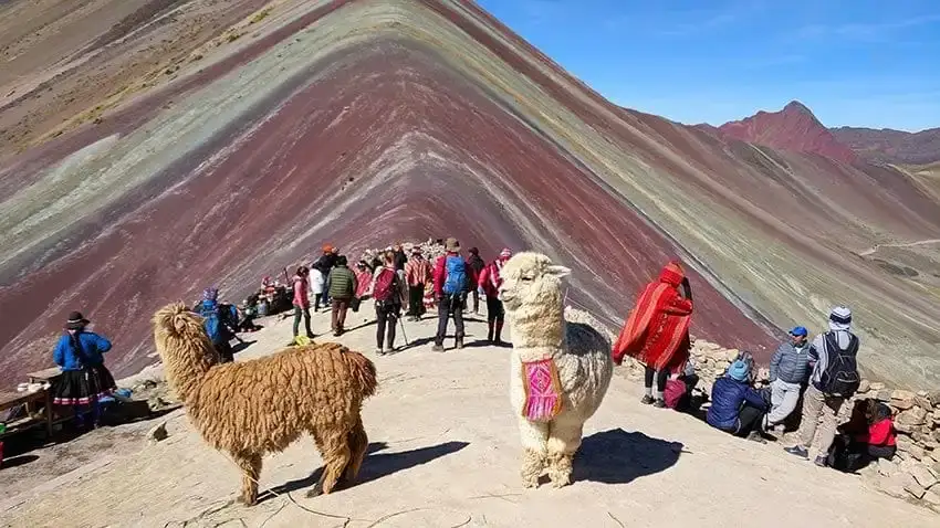 Rainbow Mountain summit at 5200m / 17060.37 Ft
